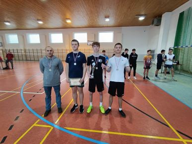 SREBRO I LO NA MISTRZOSTWACH WOJEWÓDZTWA W BADMINTONIE 