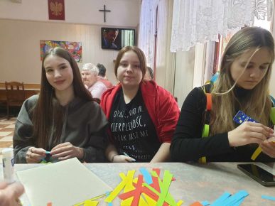 Uczniowie I LO w Domu Pomocy Społecznej w Nowogardzie 