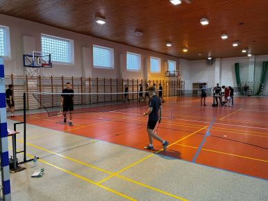 FINAŁ WOJEWÓDZKI W BADMINTONIE CHŁOPCÓW 