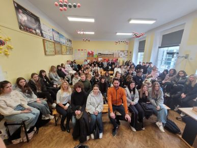 SPOTKANIE UCZNIÓW Z MATEUSZEM ZAREMBĄ 