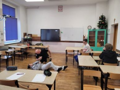 O NOWELIZACJI USTAWY O PAŃSTWOWYM RATOWNICTWIE MEDYCZNYM Z UCZNIAMI KLASY O PROFILU RATOWNICZYM