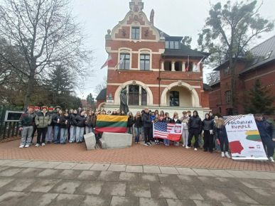 UCZNIOWIE I LO W MIĘDZYNARODOWYM PROJEKCIE POLONIJNI KUMPLE – TYDZIEŃ INTEGRACJI I HISTORII W SZCZECINIE